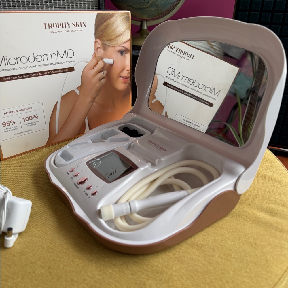 Trophy Skin White MicrodermMD Device - Picture 3 of 5
